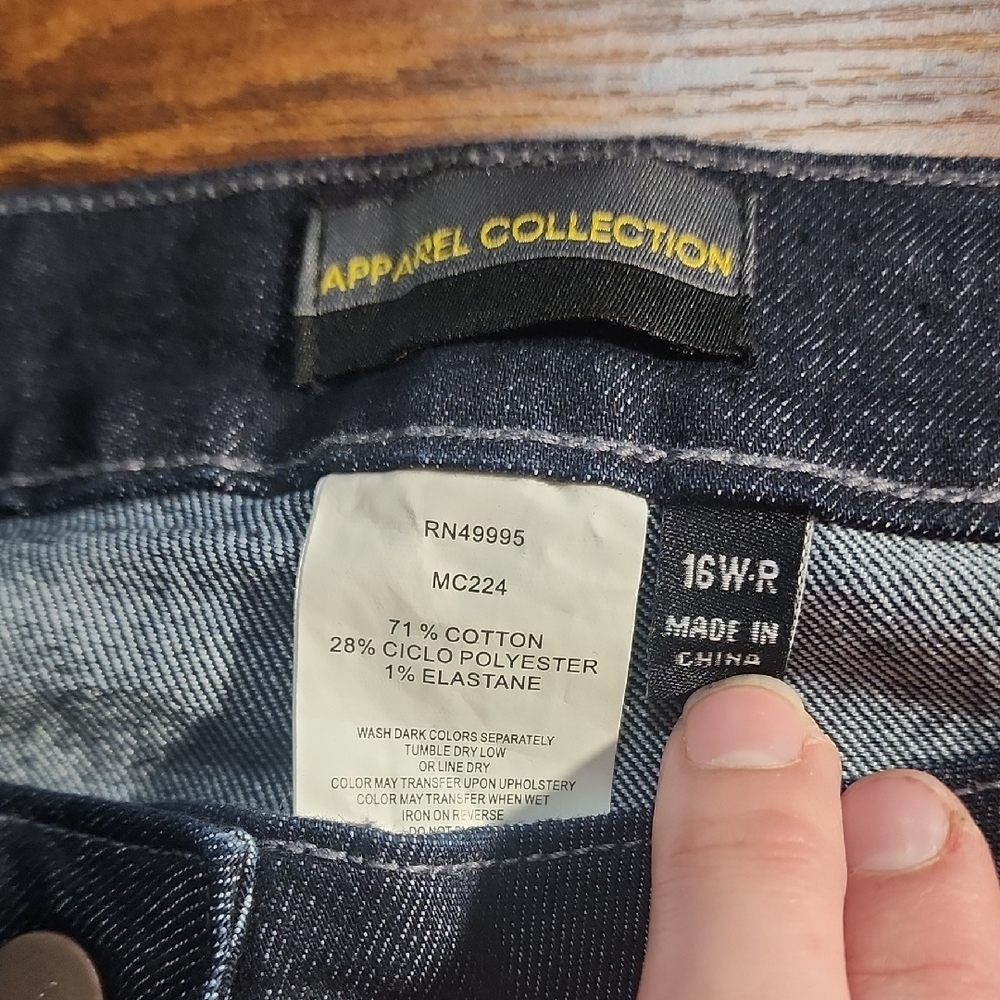 FIRM Price Women's Dark Blue Flare Jeans Never Worn, Brand New With Out Tags